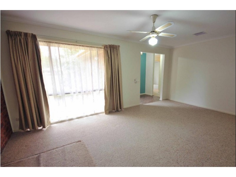 13 Doongan Place, Albury NSW 2640