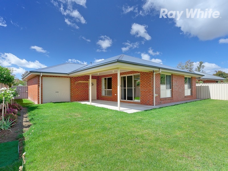 8 Lawrence Court, Jindera NSW 2642