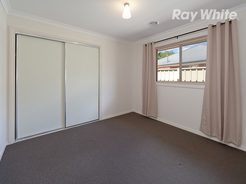 8 Lawrence Court, Jindera NSW 2642