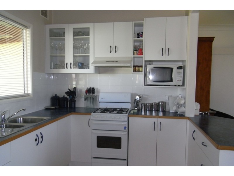 975 Teal Street, North Albury NSW 2640