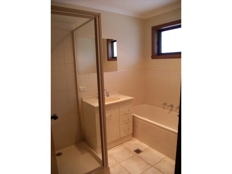 1/270 Vickers Road, Lavington NSW 2641