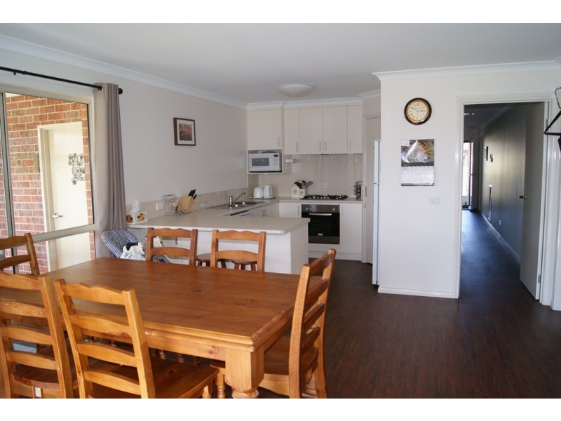 8  Lawrence Court, Albury NSW 2640