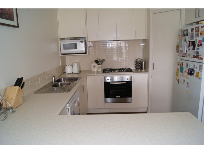 8  Lawrence Court, Albury NSW 2640