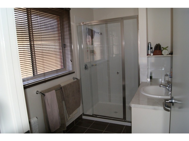 8  Lawrence Court, Albury NSW 2640