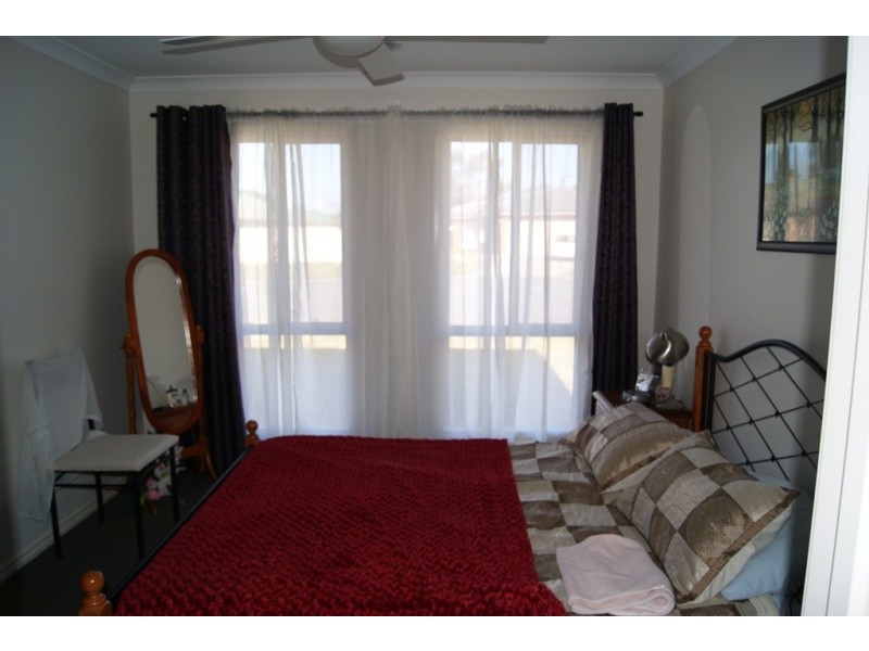 8  Lawrence Court, Albury NSW 2640