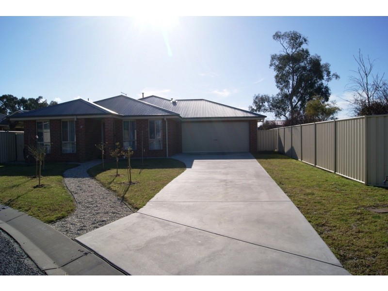 8  Lawrence Court, Albury NSW 2640