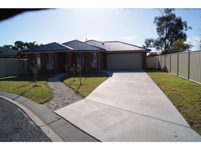 8  Lawrence Court, Albury NSW 2640