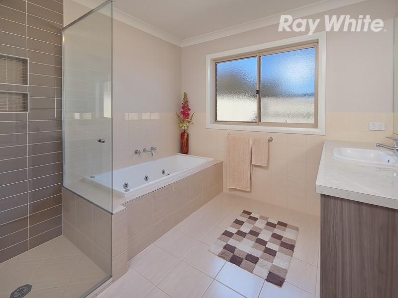 3 Whitton Drive, Thurgoona NSW 2640