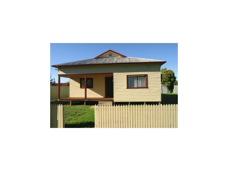 70 Pell Street, Howlong NSW 2643