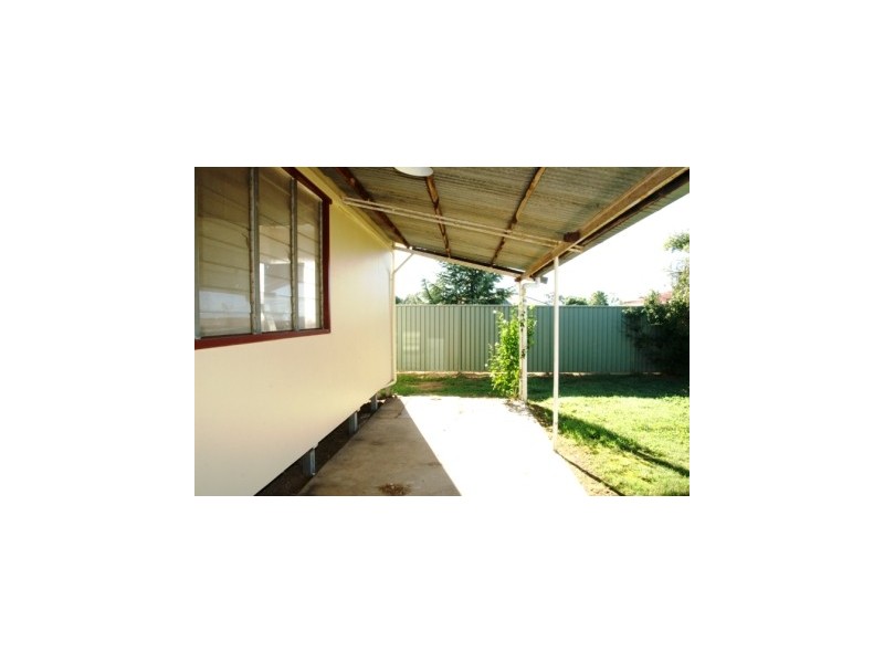 70 Pell Street, Howlong NSW 2643