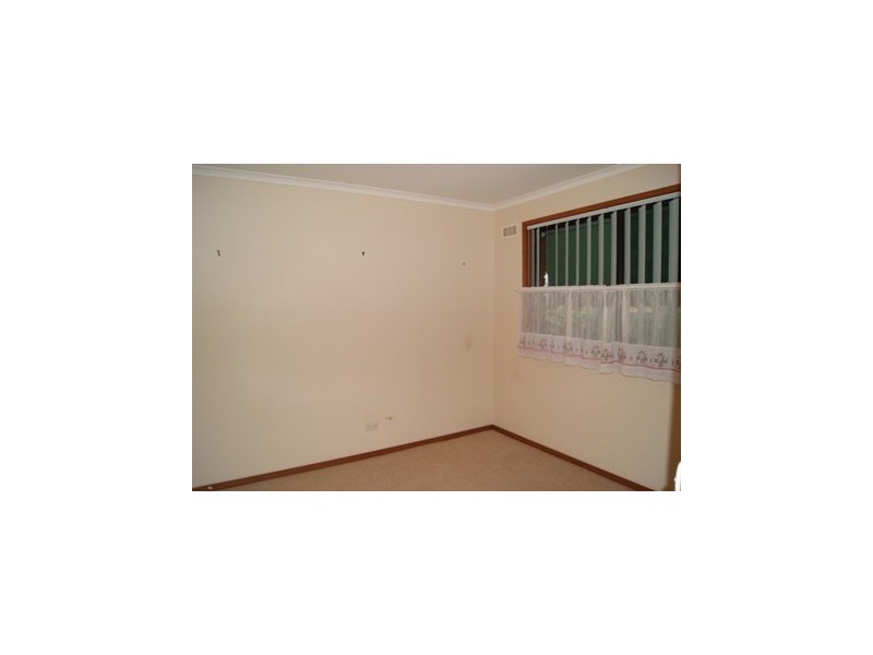 2/379 Parnall Street, Lavington NSW 2641