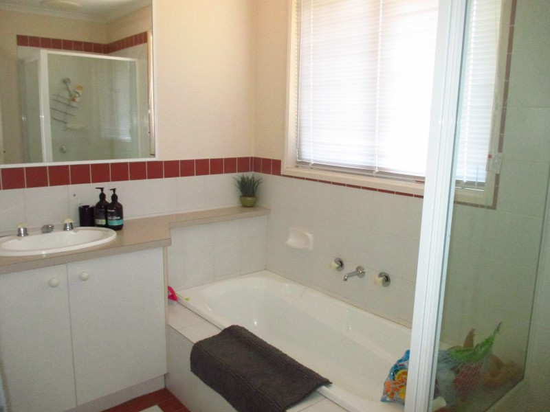 21 Sturtvale Court, West Albury NSW 2640