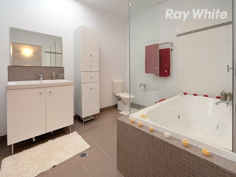 611 Lindsay Avenue, Albury NSW 2640