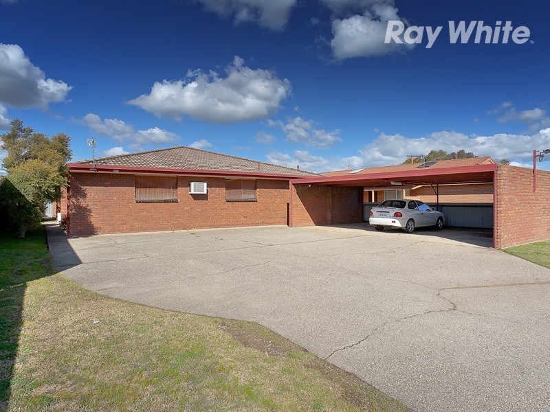 460 Kemp Street, Lavington NSW 2641