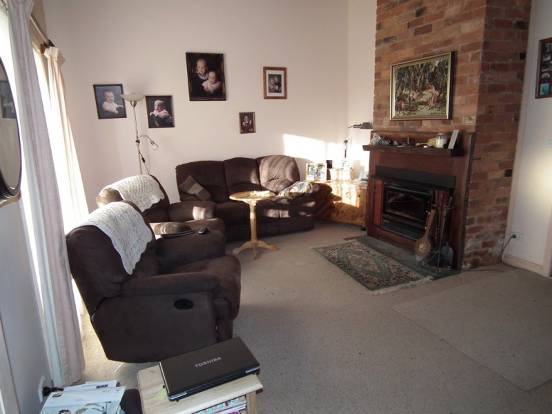 2 Urana Road, Burrumbuttock NSW 2642