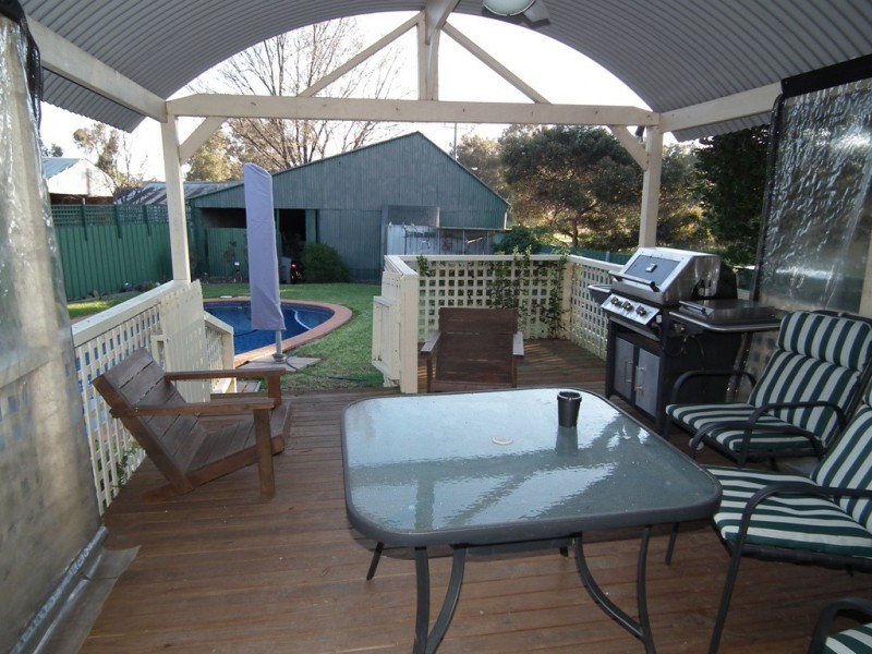 2 Urana Road, Burrumbuttock NSW 2642