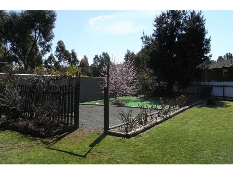 13 Doongan Place, West Albury NSW 2640