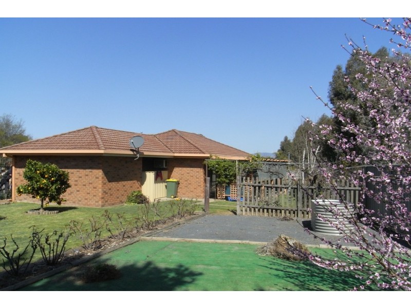 13 Doongan Place, West Albury NSW 2640