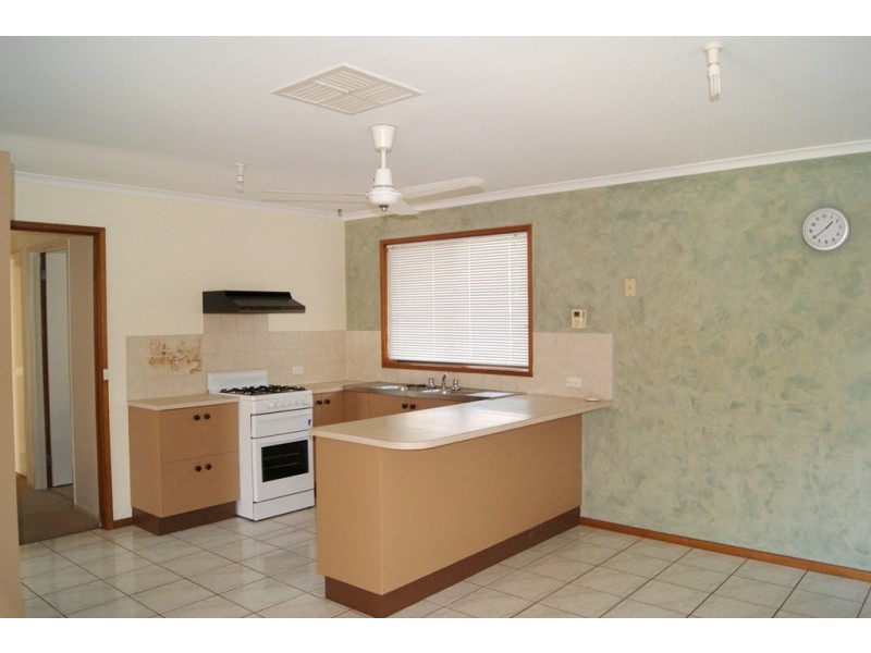 8 Coolibah Court, Thurgoona NSW 2640