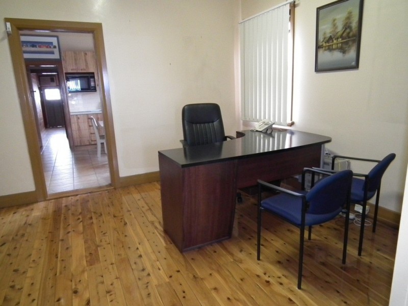 327 Wagga Road, Lavington NSW 2641