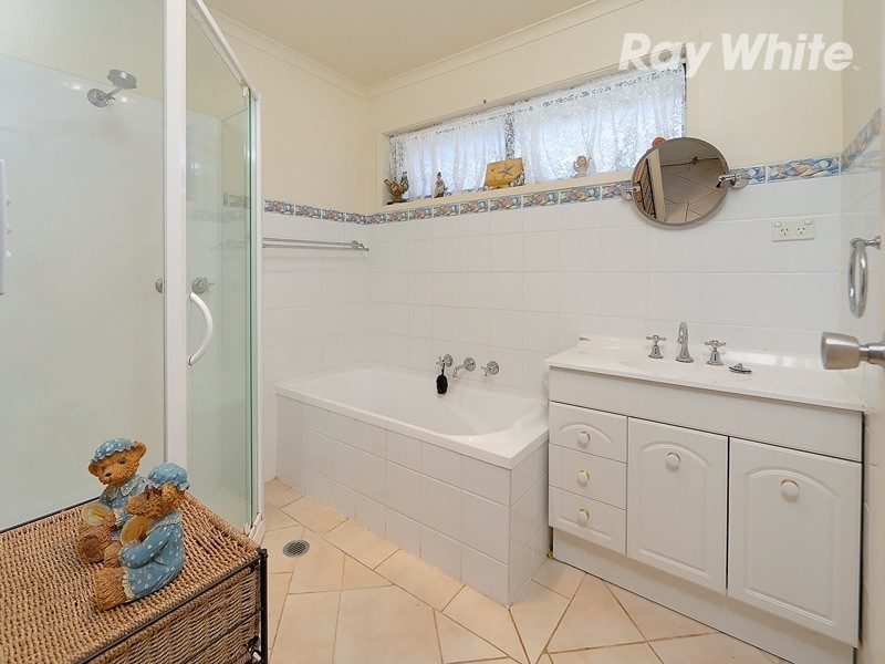 86 Hammer Street, Howlong NSW 2643