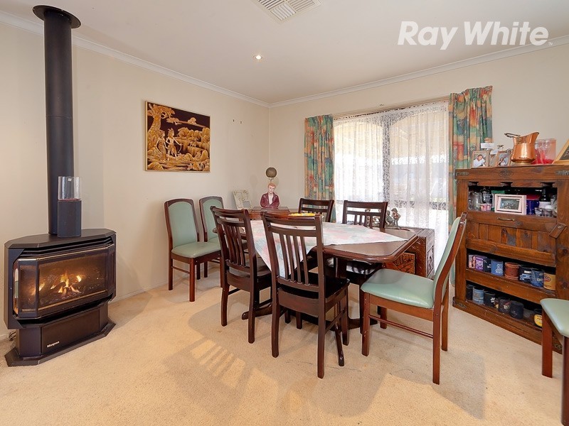 86 Hammer Street, Howlong NSW 2643