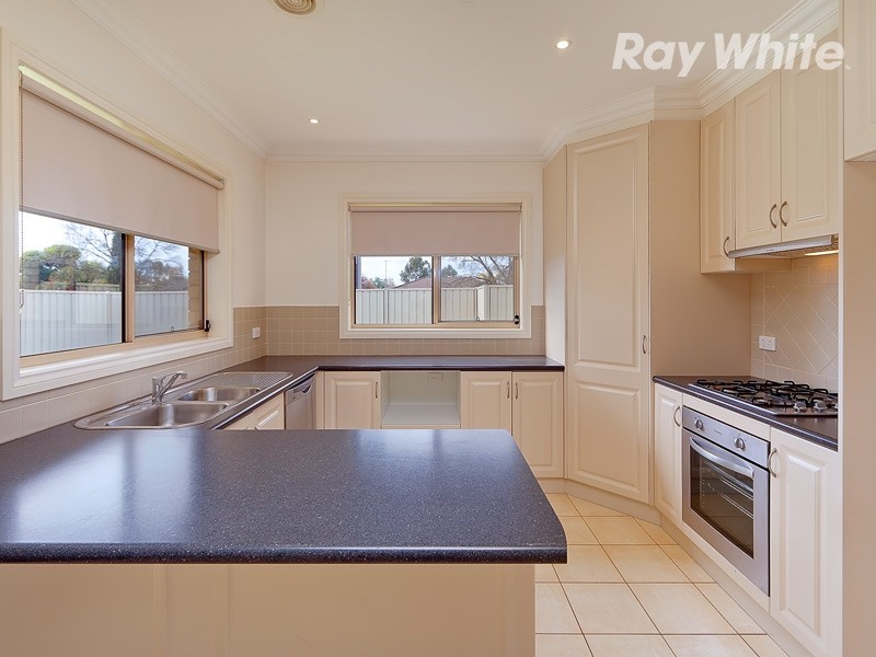 2/103 Pearce Street, Howlong NSW 2643