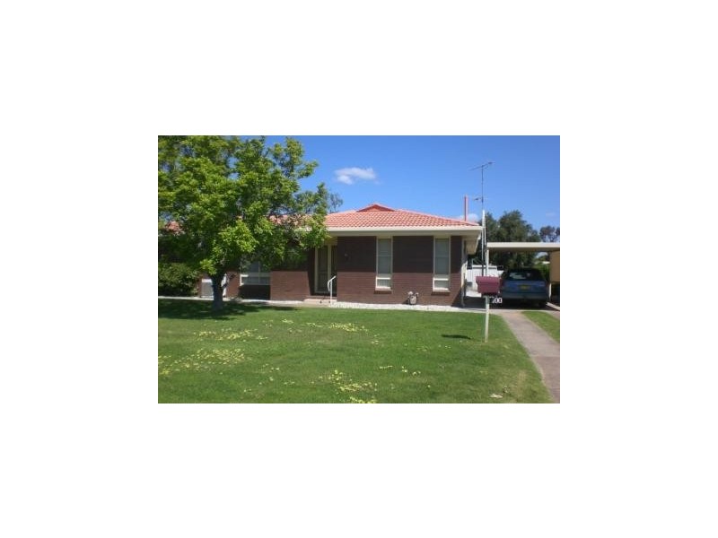 100 Kennedy Street, Howlong NSW 2643