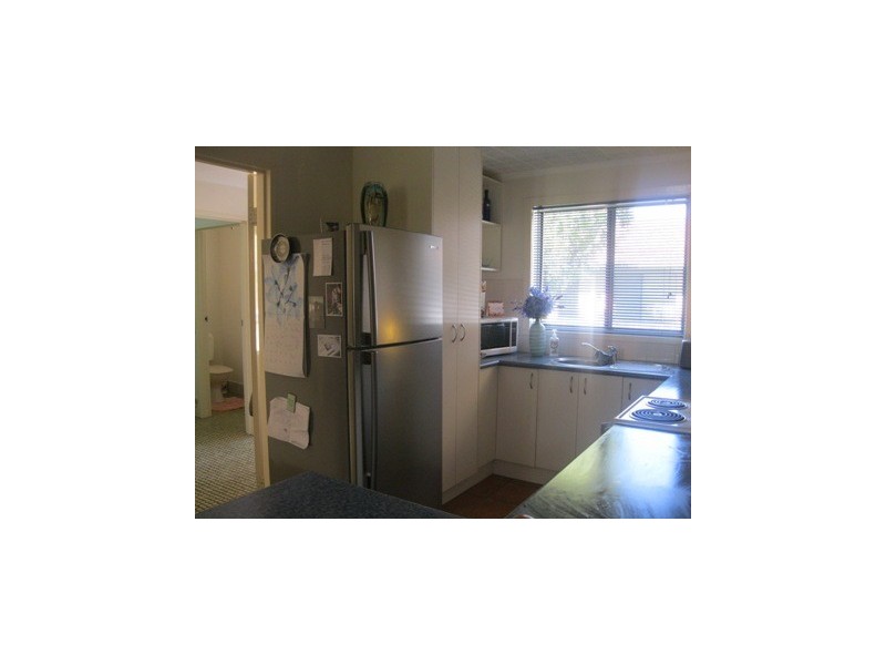 2/625 Prune Street, Lavington NSW 2641