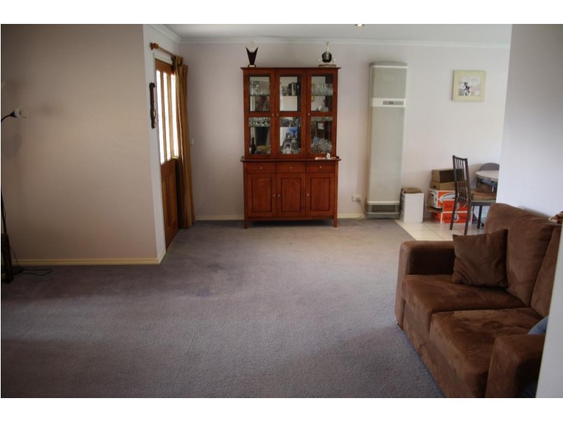 73 Townsend Street, Howlong NSW 2643
