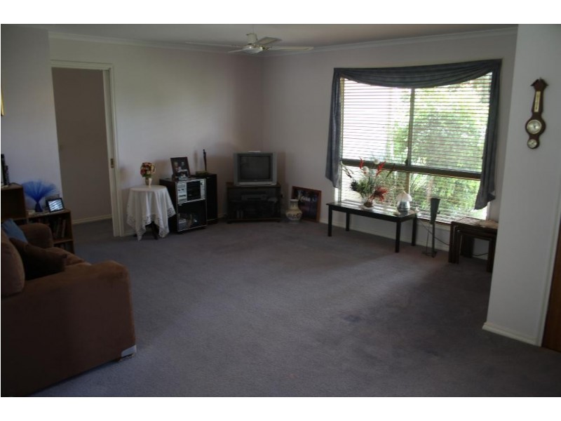 73 Townsend Street, Howlong NSW 2643