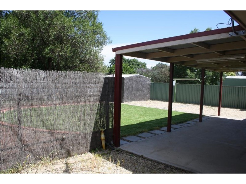 73 Townsend Street, Howlong NSW 2643