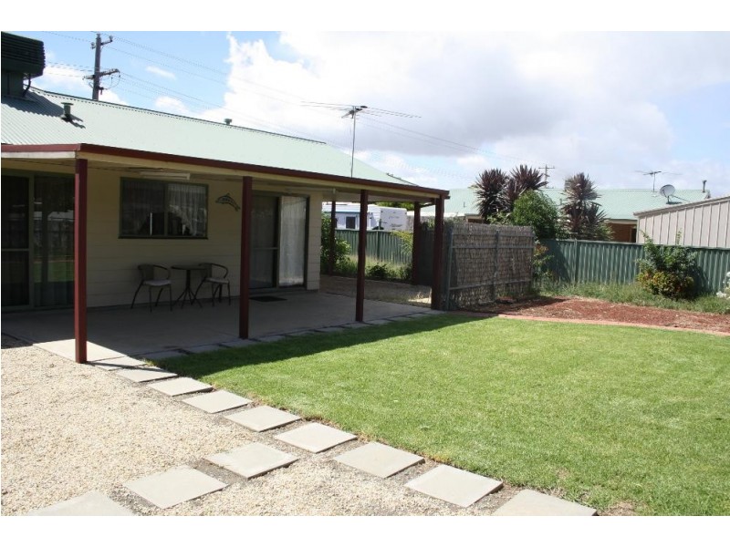 73 Townsend Street, Howlong NSW 2643