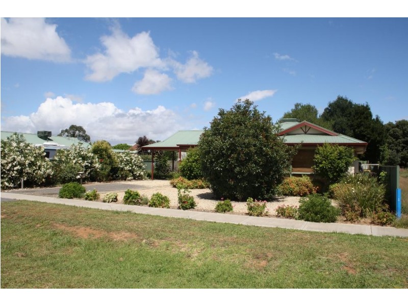 73 Townsend Street, Howlong NSW 2643