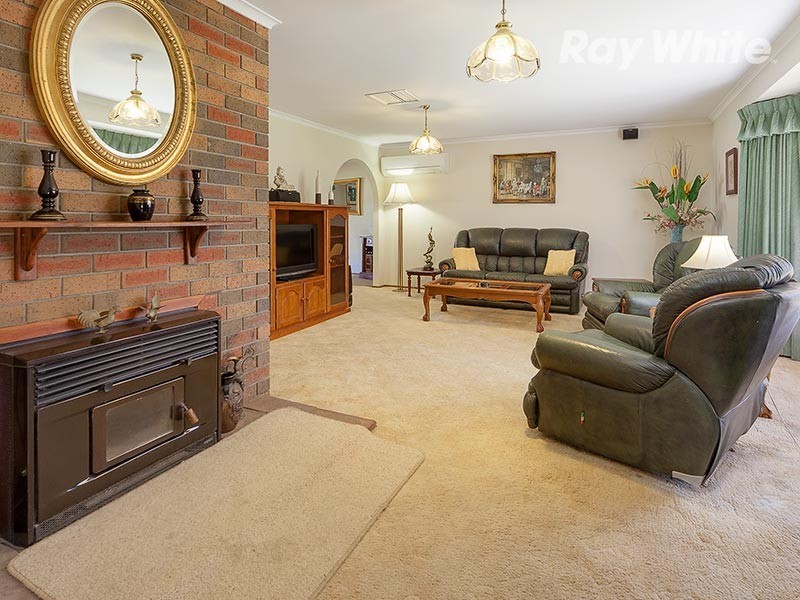 72 Hawkins Street, Howlong NSW 2643