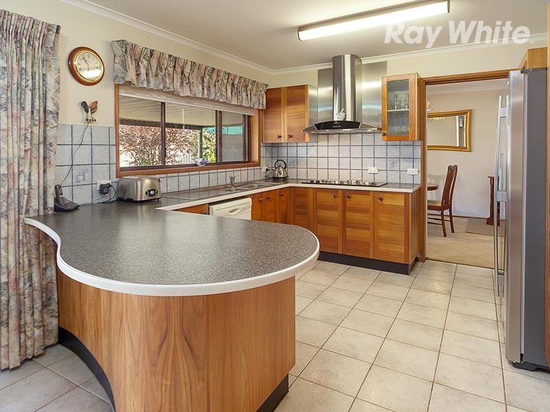 72 Hawkins Street, Howlong NSW 2643