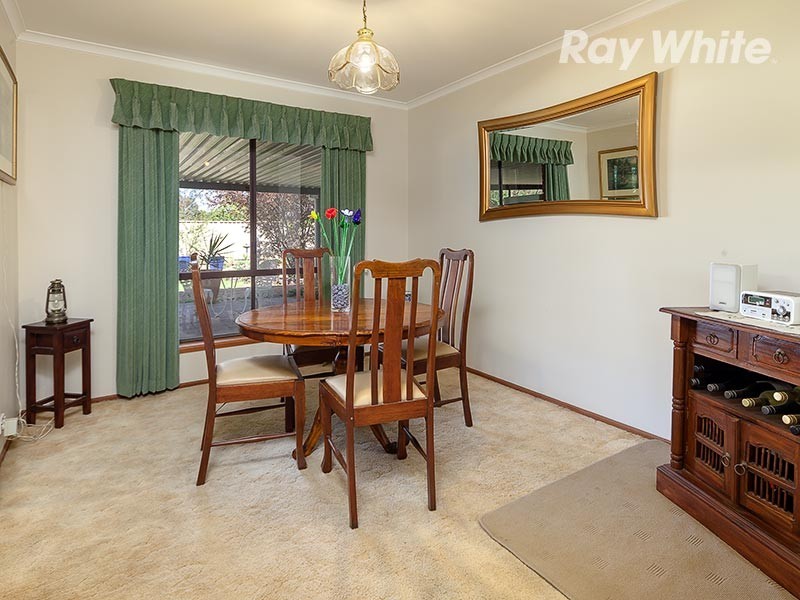 72 Hawkins Street, Howlong NSW 2643