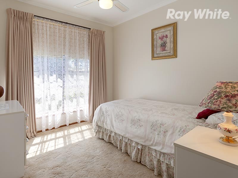 72 Hawkins Street, Howlong NSW 2643