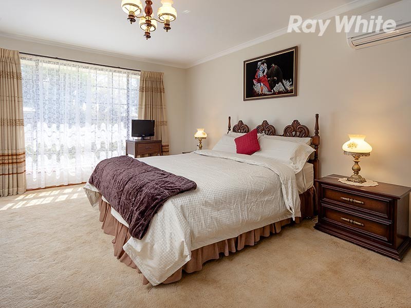 72 Hawkins Street, Howlong NSW 2643