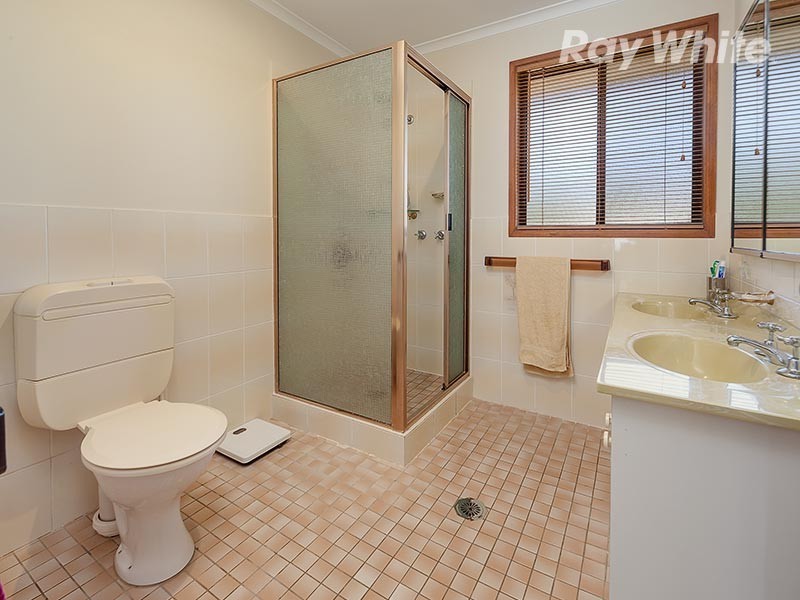 72 Hawkins Street, Howlong NSW 2643