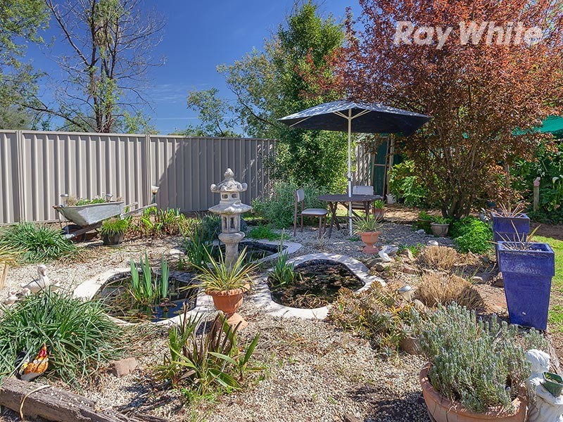 72 Hawkins Street, Howlong NSW 2643