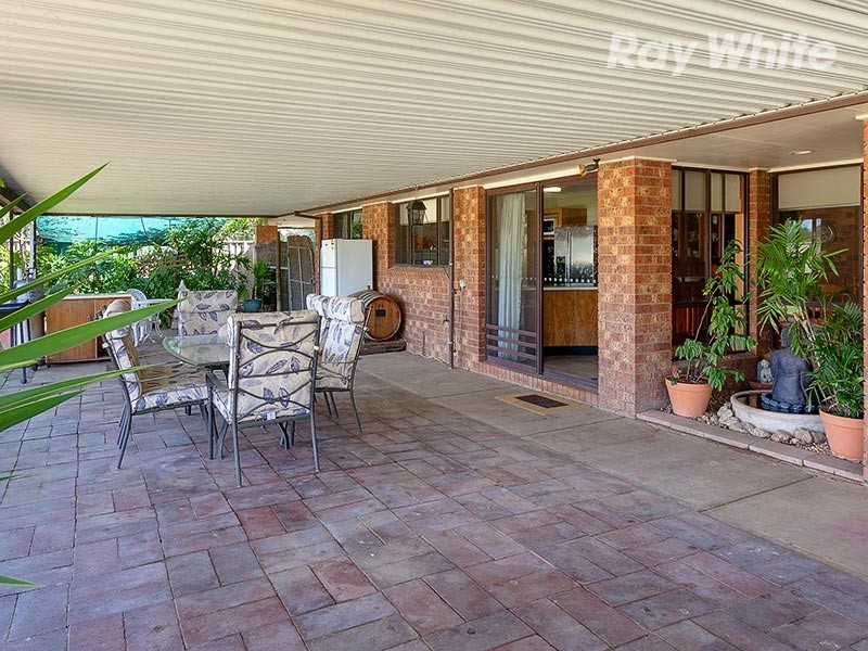 72 Hawkins Street, Howlong NSW 2643
