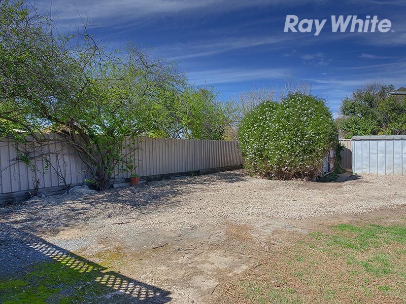 72 Hawkins Street, Howlong NSW 2643