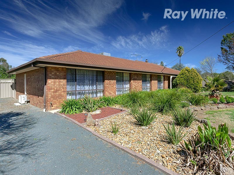 72 Hawkins Street, Howlong NSW 2643