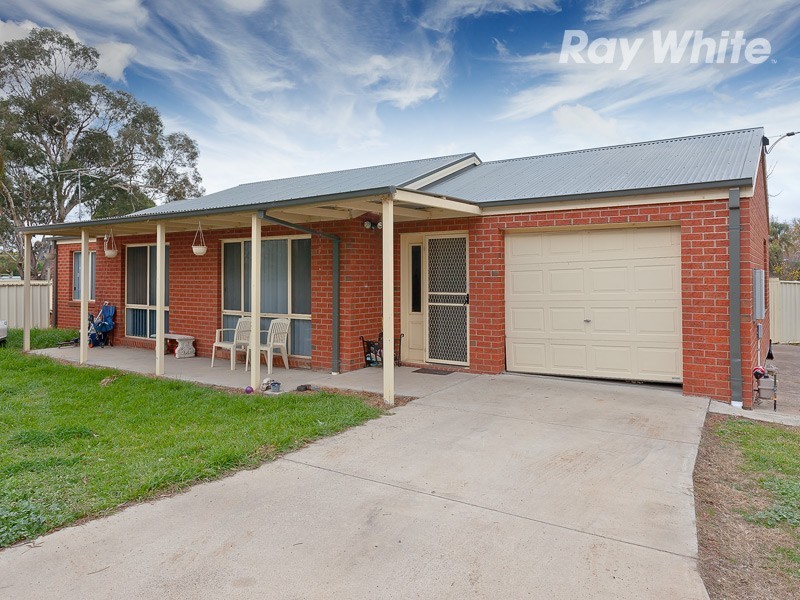 132 Sturt Street, Howlong NSW 2643