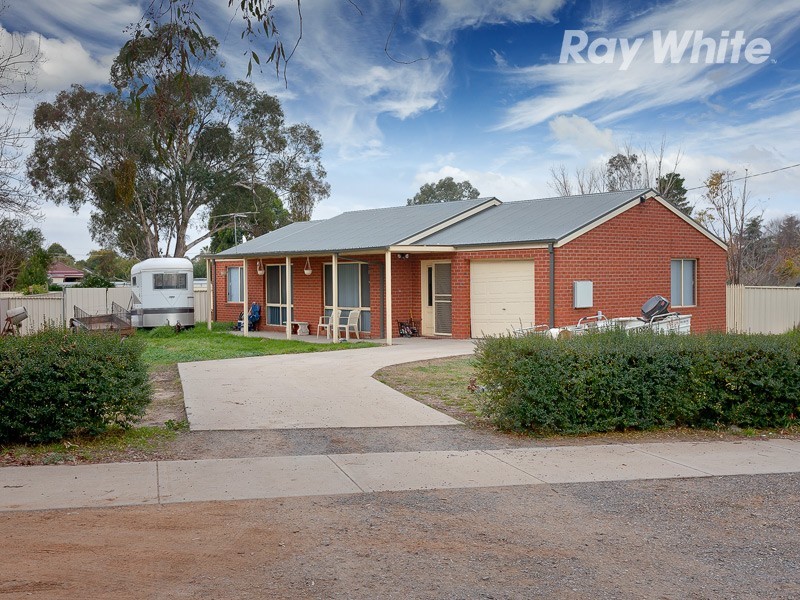 132 Sturt Street, Howlong NSW 2643