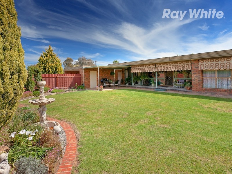 99 Pell Street, Howlong NSW 2643