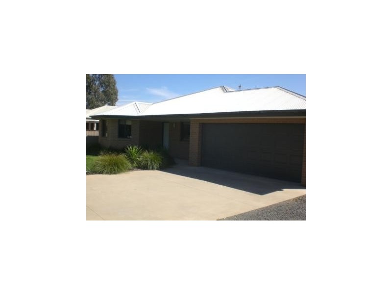127 Bank Street, Howlong NSW 2643