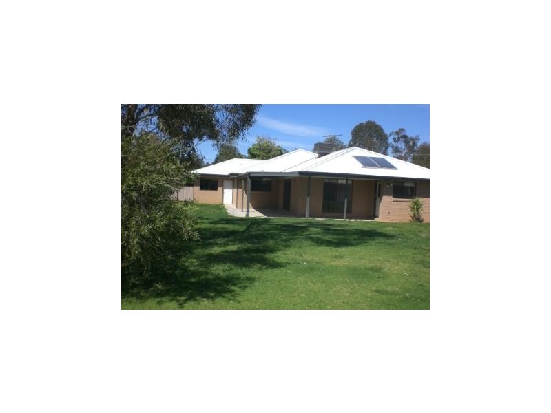 127 Bank Street, Howlong NSW 2643