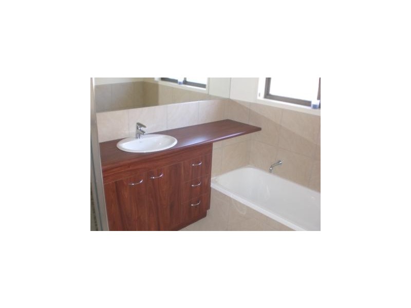 127 Bank Street, Howlong NSW 2643